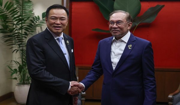 CEBU (Philippines), May 8  -- Prime Minister Datuk Seri Anwar Ibrahim shakes hands with Thai Prime Minister Anutin Charnvirakul during a bilateral meeting on the sidelines of the 48th ASEAN Summit and Related Summits here today.


-- fotoBERNAMA (2026) COPYRIGHT RESERVED