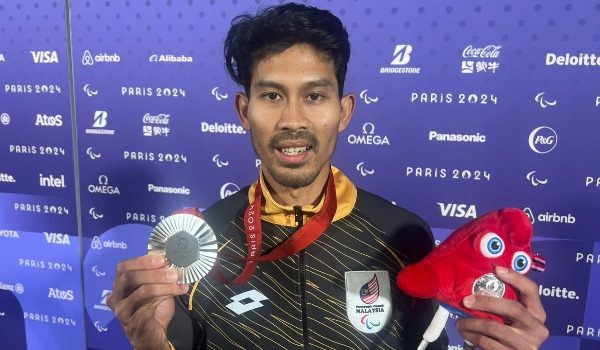 Jaguh lompat jauh lelaki para negara, Datuk Abdul Latif Romly menamatkan saingan dengan catatan 7.45 meter (m)/Tangkap layar RTMKlik