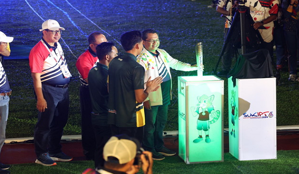 Timbalan Menteri Pendidikan Tinggi, Datuk Mustapha merasmikan SUKIPT 2024 di Universiti Utara Malaysia (UUM) di sini malam tadi/ BERNAMA