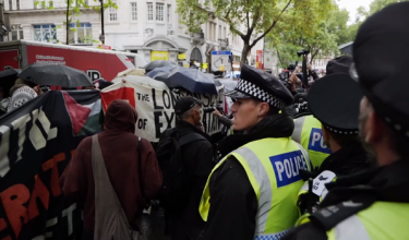 Peserta himpunan solidariti ke atas Palestin diadakan di London/ VIORY