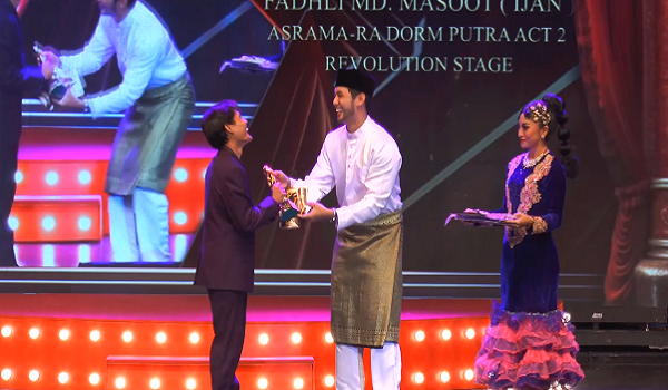 (Teater Asrama Ra-Dorm Putra Act 2 hasil karya Revolution Stage Production berjaya memenangi Anugerah Teater Terbaik 2023 dengan membolot lima kategori pencalonan utama)