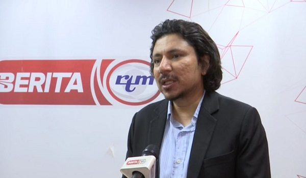 Penganalisis Ekonomi, Profesor Madya Dr. Mohamed Eskandar Shah Mohd Rasid ditemu bual pemberita/RTM