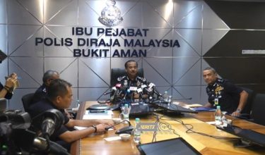 Tan Sri Razarudin Husain pada sidang media di Bukit Aman