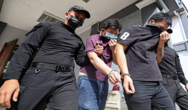 Koay Boan Seng, 32, dan Hoo Chee Chuan, 38, membuat pengakuan tidak bersalah di Mahkamah Majistret Bentong, hari ini/ BERNAMA