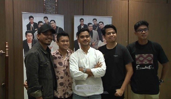 Alif Satar & The Locos