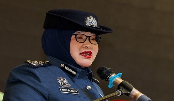 JOHOR BAHRU, 24 Julai -- Ketua Pengarah Kastam, Datuk Anis Rizana Mohd Zainudin berucap pada Majlis Perasmian Malaysia Customs Import Export Document System (MyCIEDS) Zon Selatan di sini hari ini.

-- fotoBERNAMA (2025) HAK CIPTA TERPELIHARA