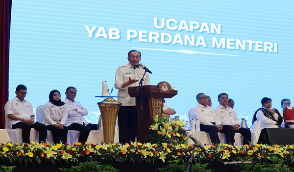 Datuk Seri Anwar Ibrahim menyampaikan Amanat Tahun 2026 pada Perhimpunan Bulanan Jabatan Perdana Menteri di Auditorium Puspanitapuri pada 5 Januari 2026/Foto BERNAMA