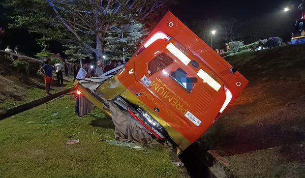 0903 JHR KEMALANGAN BAS EKSPRES