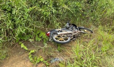 Lelaki berusia 59 tahun meninggal dunia di tempat kejadian akibat kecederaan parah di kepala/Foto Polis Julau