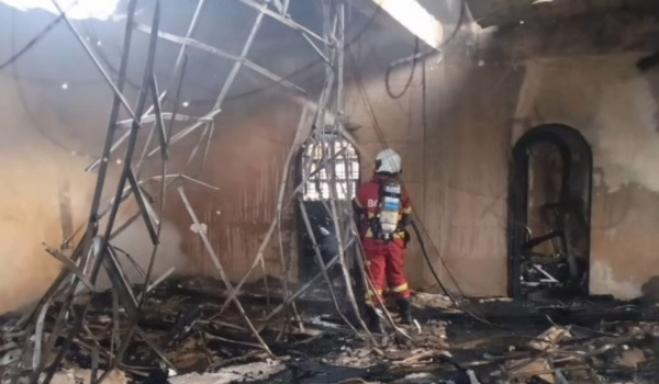 Sebuah rumah di Felda Tersang 3, Raub musnah 90 peratus dalam kebakaran/ JBPM Pahang