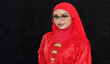 Penyanyi rap bertudung, Bunga, meraikan kebangkitannya melalui pelancaran album sulung bertajuk Seharum Nama. Foto- BERNAMA