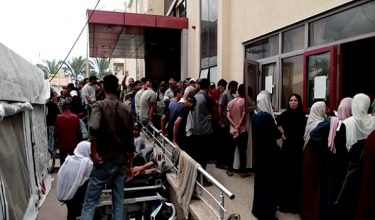 Keadaan di luar Hospital Al-Aqsa, penduduk mencari perlindungan dan rawatan akibat serangan berterusan rejim Zionis/ REUTERS