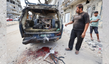 ebuah bas mini dan mengorbankan lima orang di kawasan Tel al-Hawa, Gaza City, pada 30 September 2026, menurut Pertahanan Awam Gaza dan sebuah hospital.