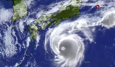 Paparan pergerakan Taufan Halong menerusi laman web Windy.com/ REUTERS