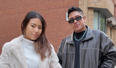 Kat Roshan (kiri) bersama-sama Asyraf Nasir