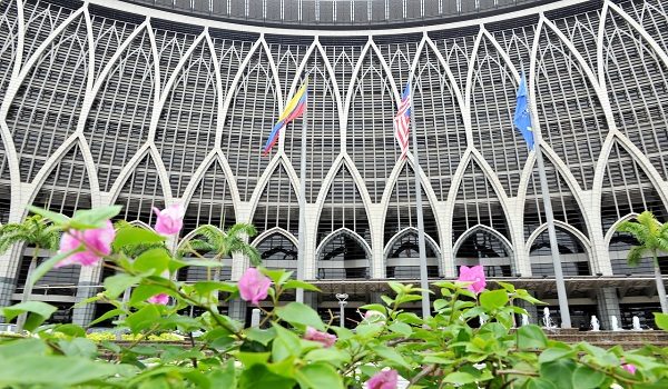 Bangunan Kementerian Kewangan di Putrajaya/foto BERNAMA