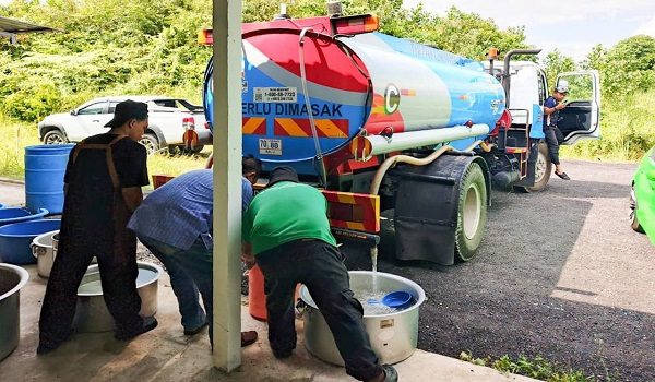 1002 JHR MB INISIATIF KRISIS AIR
