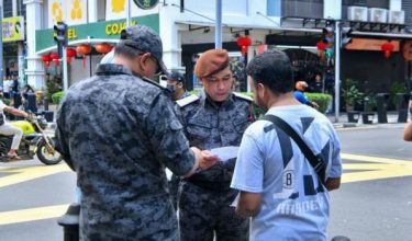 Timbalan Ketua Pengarah (Operasi) JIM, Datuk Lokman Effendi Ramli menyertai operasi Inspektorat Penguatkuasaan sekitar ibu kota. Foto RTM