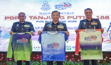 Ketua Polis Pahang Datuk Seri Yahaya Othman (tengah) melancarkan PDRM Tanjung Putra 188 Fun Run & Fun Ride 2026 di Ibu Pejabat Polis Pahang hari ini./BERNAMA