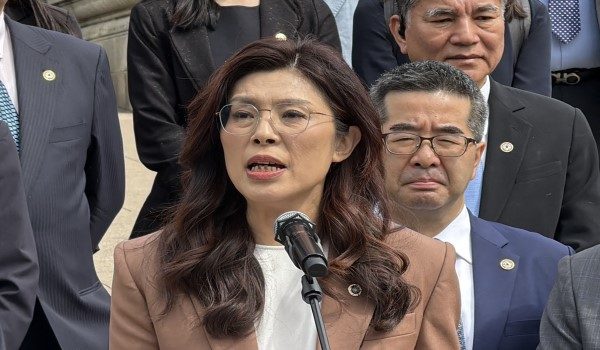 Pengerusi parti pembangkang utama Taiwan, Kuomintang (KMT), Cheng Li-wun/AFP