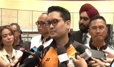 Menteri Belia dan Sukan, Dr Mohammed Taufiq Johari bercakap kepada media selepas meninjau sesi latihan skuad berbasikal trek negara di Velodrom Nasional Nilai./Foto RTM