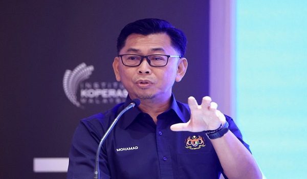 KOTA KINABALU, 18 April -- Timbalan Menteri Pembangunan Usahawan dan Koperasi Datuk Mohamad Alamin ketika menyampaikan ucapan pada program Bicara Koperasi dan Jom COOP di Pusat Konvensyen Antarabangsa Sabah (SICC) hari ini.

-- fotoBERNAMA (2026) HAK CIPTA TERPELIHARA