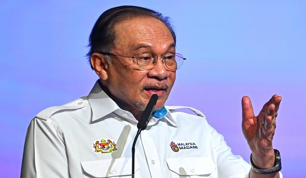 KUALA LUMPUR, 10 Mei -- Perdana Menteri Datuk Seri Anwar Ibrahim berucap pada Majlis Ramah Mesra Bersama Mahasiswa India di Universiti Malaya hari ini.

--fotoBERNAMA (2026) HAK CIPTA TERPELIHARA