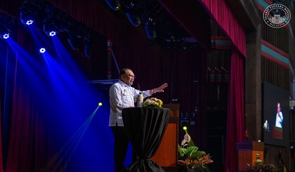 YAB Perdana Menteri, Dato' Seri Anwar Ibrahim semasa Majlis Ramah Mesra bersama Mahasiswa India di Universiti Malaya, Kuala Lumpur. 10 Mei 2026. AMIR IRSYAD/Pejabat Perdana Menteri.

NO SALES; NO ARCHIVE; RESTRICTED TO EDITORIAL USE ONLY. NOTE TO EDITORS: This handout photos may only be used for editorial reporting purposes for the contemporaneous illustration of events, things or the people in the image or facts mentioned in the caption. Reuse of the pictures may require further permission. MANDATORY CREDI