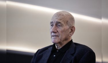 Bekas Perdana Menteri Israel, Ehud Olmert. - Foto AFP