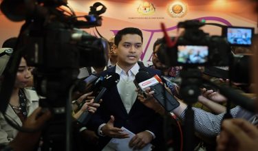 KUALA LUMPUR, 10 Jun -- Menteri Belia dan Sukan, Dr Mohamed Taufiq Johari bercakap ketika sidang media selepas menyempurnakan Majlis Peluncuran Seminar Wanita Dalam Sukan Kebangsaan 2026 dan Pelan Tindakan Wanita Dalam Sukan 2026-2030 di Kompleks Sukan Negara, Bukit Jalil hari ini.

Bertemakan "Memperkasakan Wanita Dalam Sukan", seminar dua hari itu bertujuan memperkukuh peranan wanita dalam sukan menerusi penekanan terhadap kesaksamaan gender, peningkatan penyertaan serta pemerkasaan atlet dan penggiat sukan wanita di negara ini.

--fotoBERNAMA (2026) HAK CIPTA TERPELIHARA