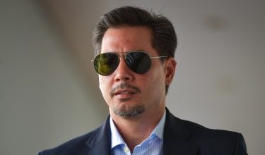 Adam Radlan Adam Muhammad menghadapi 12 pertuduhan rasuah dan pengubahan wang haram berhubung projek Jana Wibawa yang dijadualkan bermula hari ini di Mahkamah Sesyen Kuala Lumpur/Bernama