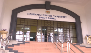 Seorang daripada dua pengarah sebuah syarikat didenda RM21,000 selepas mengaku bersalah di Mahkamah Sesyen Johor Bahru atas empat tuduhan mengemukakan tuntutan palsu dana penjana, tiga tahun lalu