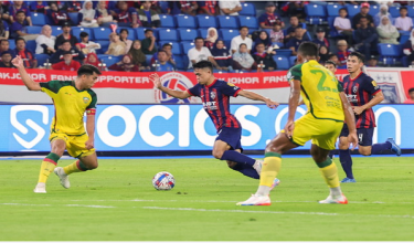 Aksi pemain JDT, Arif Aiman ketika menentang Kedah Darul Aman FC malam tadi (Jumaat)/ Foto BERNAMA