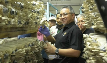 Lawatan kerja Adly Zahari ke tapak Program Usahawan Tani Putra PERHEBAT di Pusat Pertanian Putra (UPM), Serdang