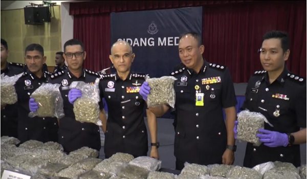 Dua sindiket pengedaran dadah ditumpaskan Polis Selangor.
