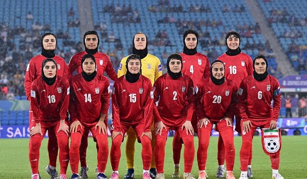 Pasukan kebangsaan Iran ketika bertemu Filipina dalam aksi peringkat kumpulan Piala Asia Wanita/ Foto Reuters