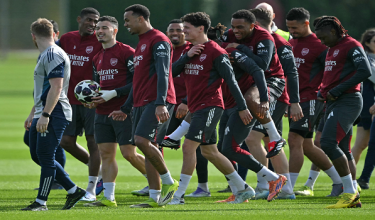 Pemain Arsenal menjalani latihan menjelang aksi menentang Bayer Leverkusen./AFP