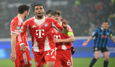 Pemain Bayern Munich, Michael Olise meraikan jaringan ketika menentang Atalanta dalam aksi pertama pusingan 16 terbaik Liga Juara-Juara Eropah di Bergamo, Itali./AFP