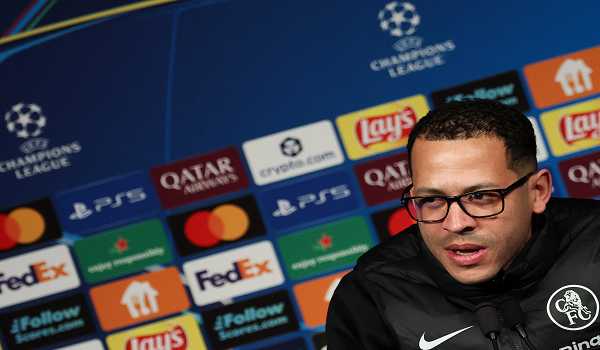 Pengurus Chelsea, Liam Rosenior akui perlawanan menentang PSG bakal berlangsung sengit di Paris./AFP