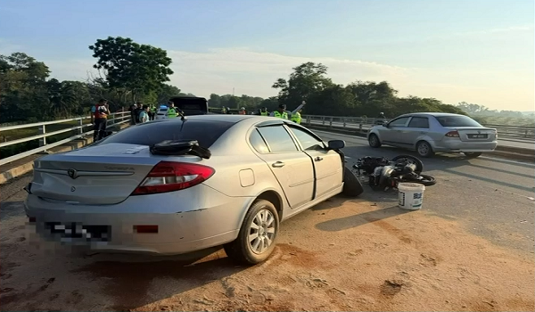Kedua-dua mangsa meninggal dunia di lokasi kejadian