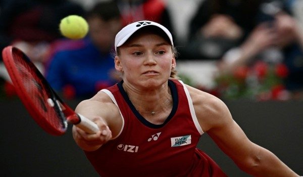Elena Rybakina, menang straight set ke atas Alexandra Eala 6-4, 6-3. - Foto AFP