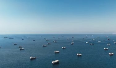 Kapal-kapal yang menggunakan Selat Hormuz/ REUTERS