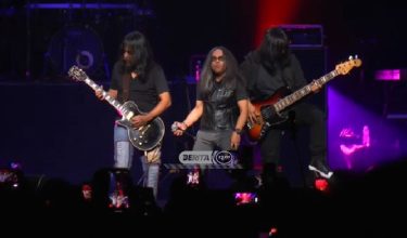Lebih 1,800 peminat hadir menyaksikan konsert Tujuh Vibrato Gitar di Zepp Kuala Lumpur, pada Jumaat lepas.