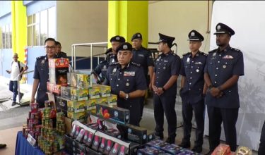 JKDM Selangor gagalkan cubaan seludup mercun, perisa shisha dan  tembakau kunyah.