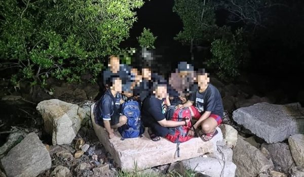 PONTIAN, 11 Mac — Enam pendatang asing tanpa izin (PATI) warga Indonesia ditahan Agensi Penguatkuasaan Maritim Malaysia (Maritim Malaysia)
