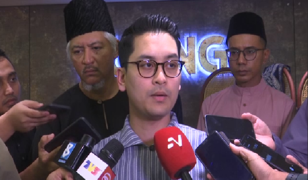 Menteri Belia dan Sukan, Dr. Mohammed Taufiq Johari / RTM