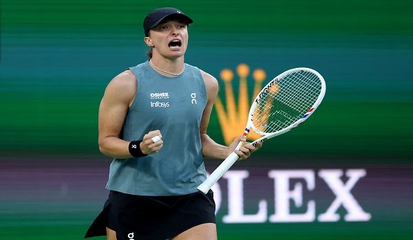 INDIAN WELLS, CALIFORNIA - MARCH 09: Iga Swiatek of Poland celebrates match point against Maria Sakkari of Greece in their third round match of the BNP Paribas Open at Indian Wells Tennis Garden on March 09, 2026 in Indian Wells, California.   Clive Brunskill/Getty Images/AFP (Photo by CLIVE BRUNSKILL / GETTY IMAGES NORTH AMERICA / Getty Images via AFP)