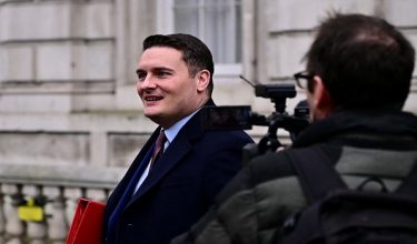 Britain's Health Secretary Wes Streeting leaves following a cabinet meeting at 10 Downing Street in central London on February 10, 2026. Britain's Prime Minister Keir Starmer insisted he would not "walk away" on February 9 after a prominent ally demanded the prime minister quit for embroiling the British government in the Jeffrey Epstein scandal. (Photo by Ben STANSALL / AFP)