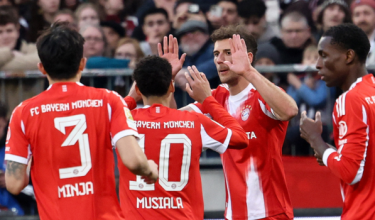 Leon Goretzka (#8) meraikan jaringan gol kedua Bayern Munich ketika membantu pasukannya mendahului 2-0 dalam aksi Bundesliga menentang FC St Pauli di Hamburg, utara Jerman pada 11 April 2026.