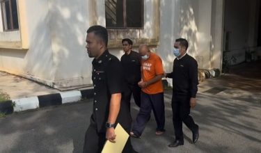 Seorang eksekutif kanan sebuah agensi kerajaan direman kes terima suapan.